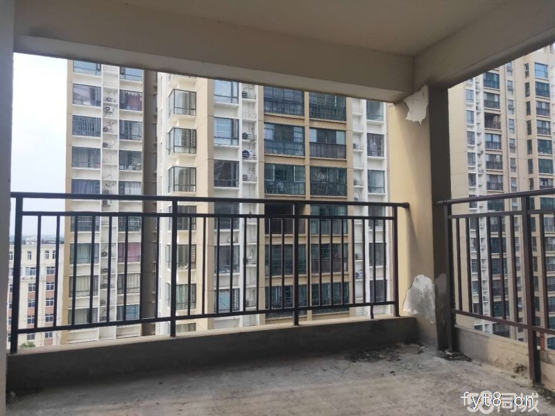 出售万霖钱丰东边户108平方毛坯房